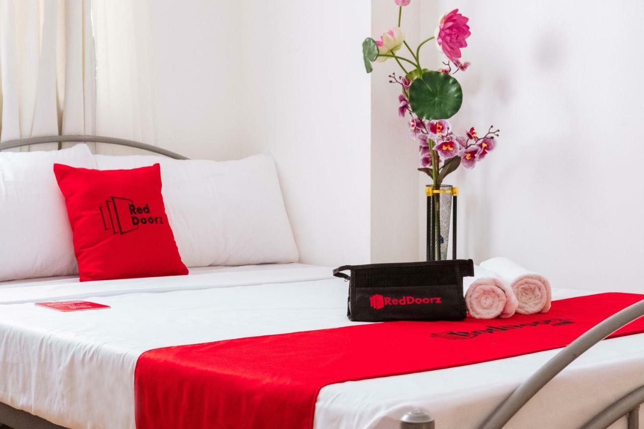 Reddoorz Premium @ Amaia Skies Avenida Манила Екстериор снимка