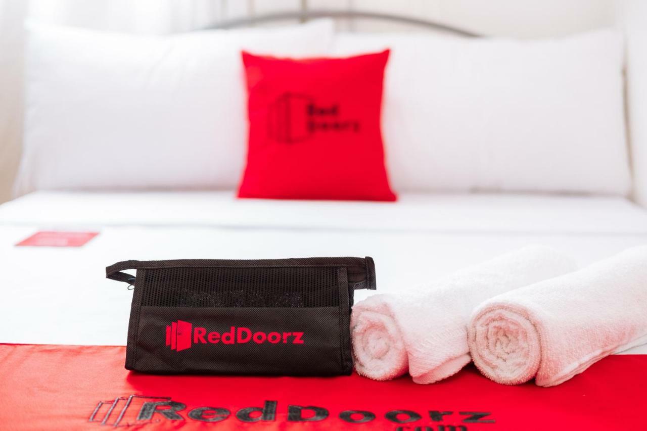 Reddoorz Premium @ Amaia Skies Avenida Манила Екстериор снимка