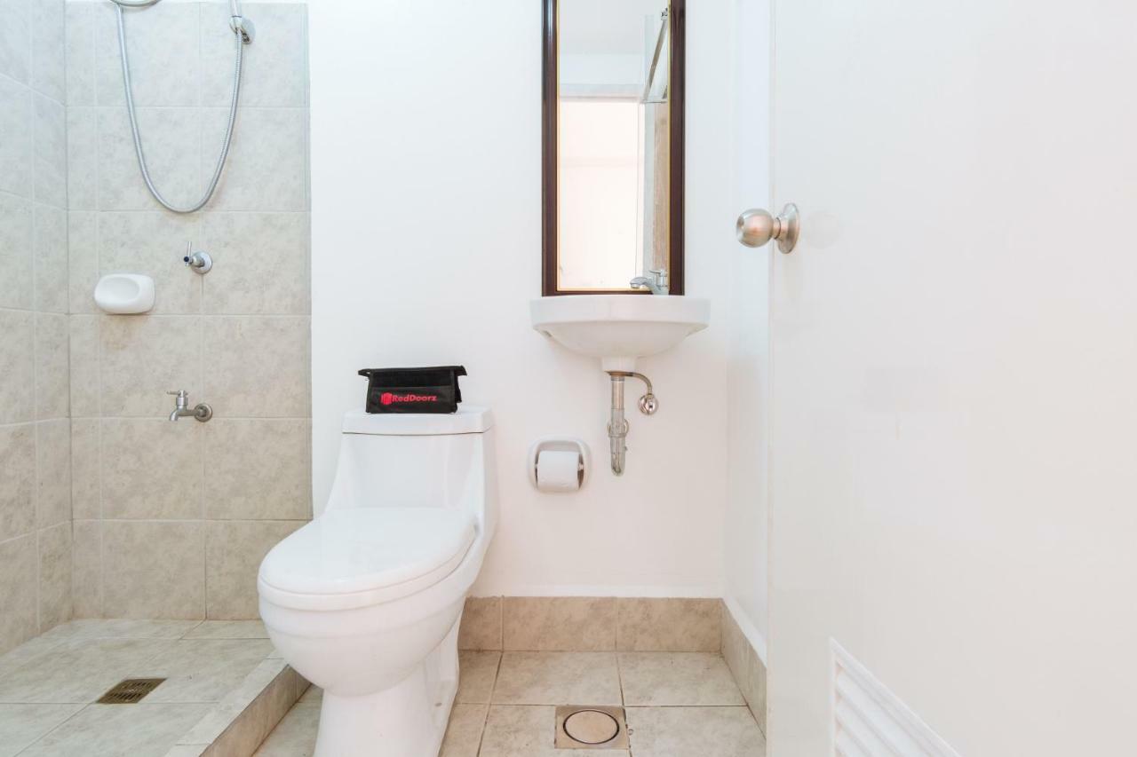 Reddoorz Premium @ Amaia Skies Avenida Манила Екстериор снимка